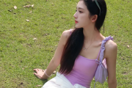 绿色 草地 美女 肖雨 4k 手机 壁纸 竖屏 手机壁纸 1080P壁纸